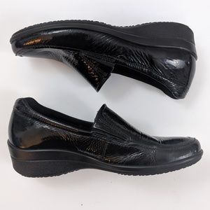Ecco Patent Textured Slip On Work Loafers 40